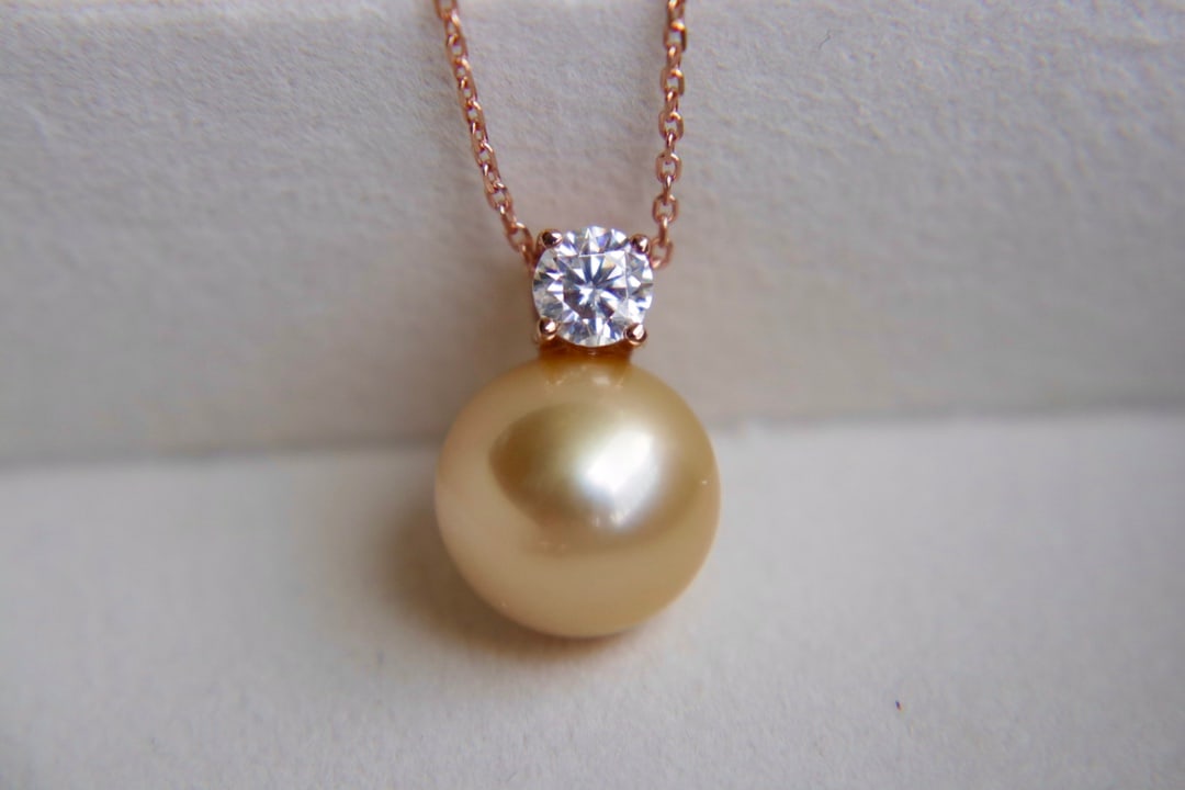 18K Gold Saltwater Pearl Pendant - 9