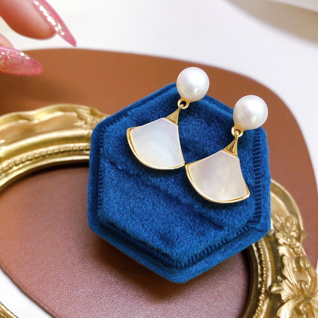 Natural Mother-of-Pearl Pearl Earrings - 2