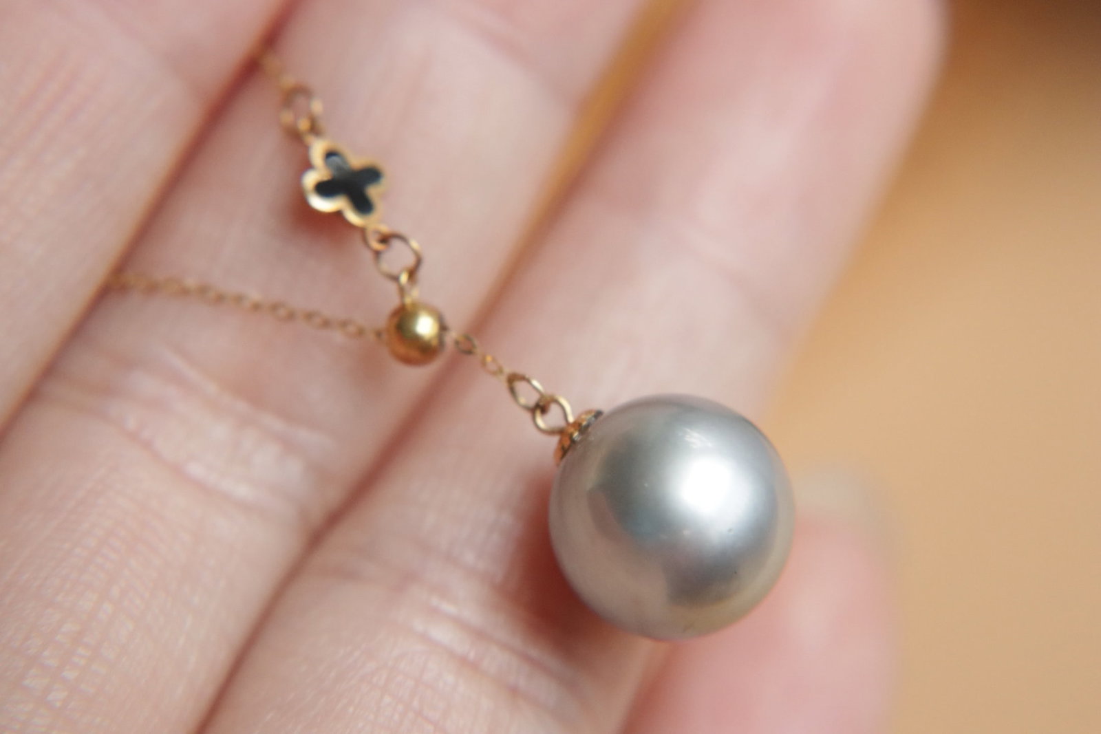 18K Gold Tahitian Gray Pearl Pendant - 6
