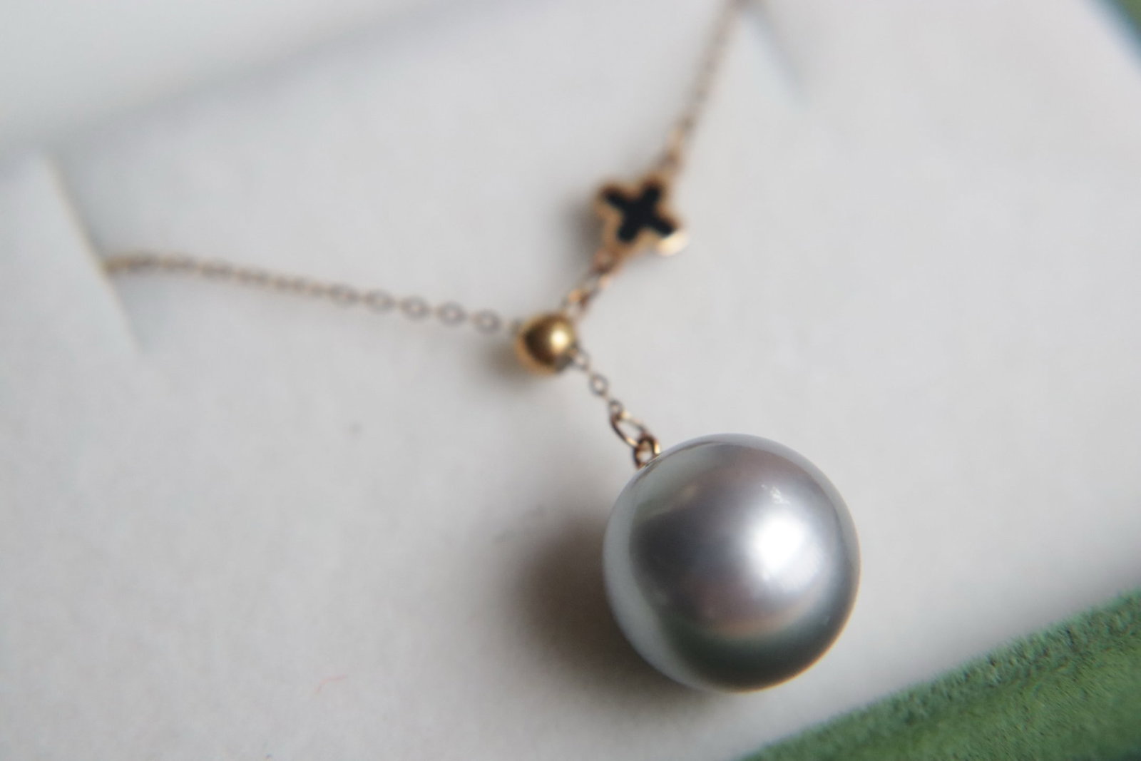 18K Gold Tahitian Gray Pearl Pendant - 7