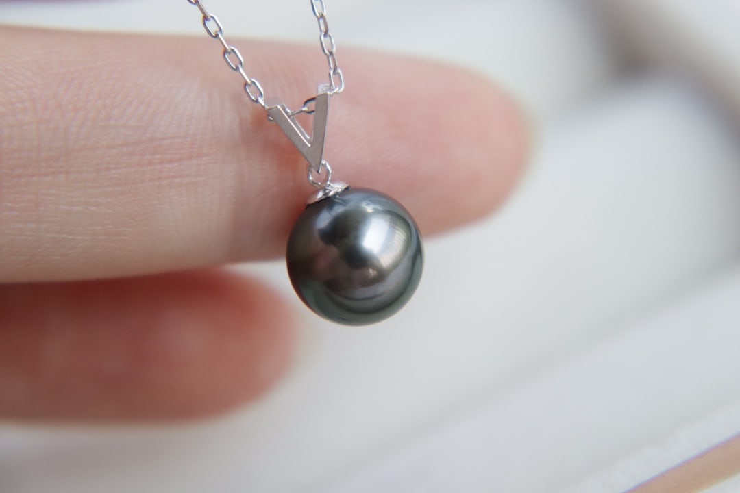 18K Gold Tahitian Pearl Pendant - 2