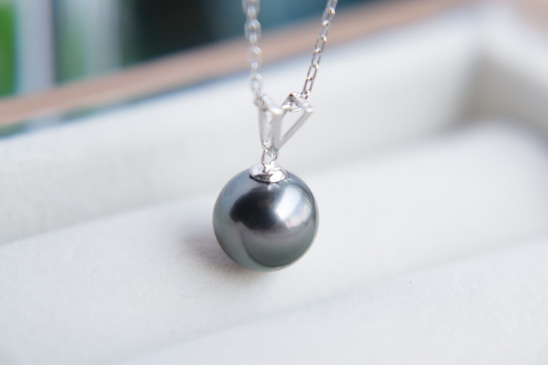 18K Gold Tahitian Pearl Pendant - 3