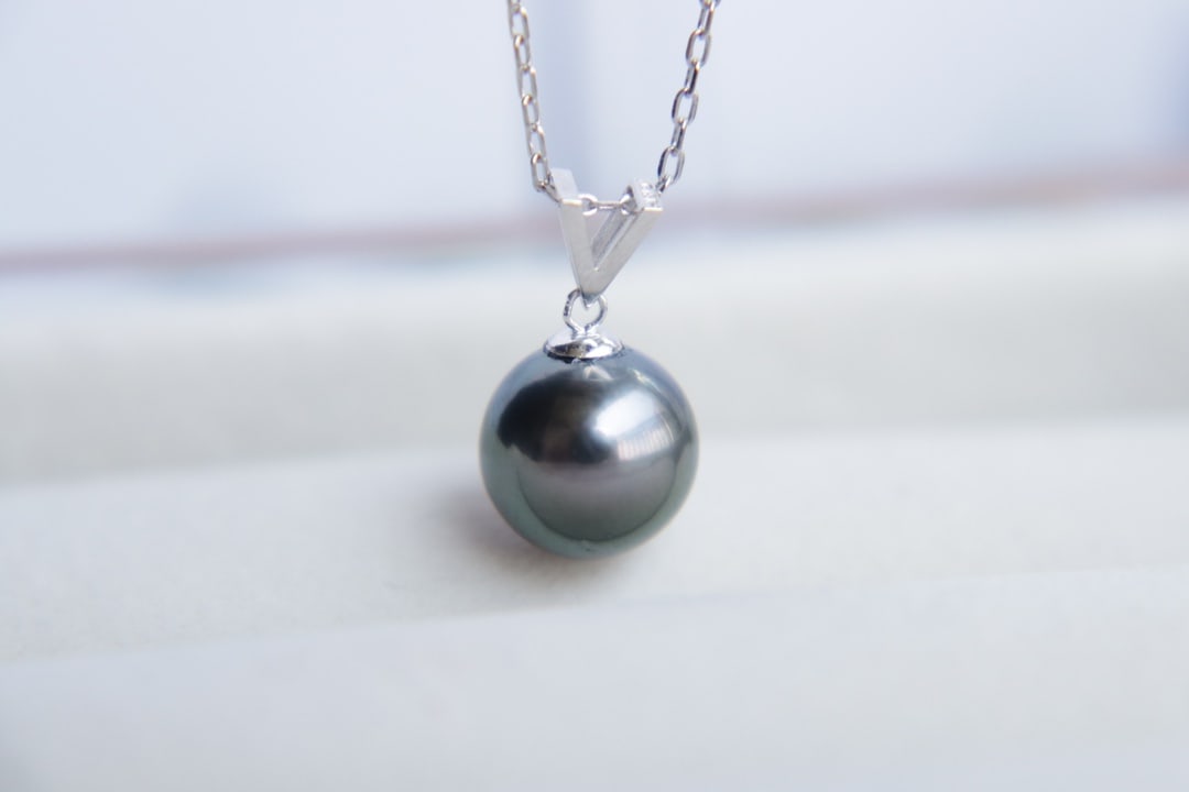 18K Gold Tahitian Pearl Pendant - 4