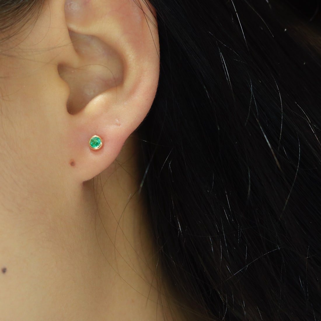 18K Gold Emerald Earrings - 5