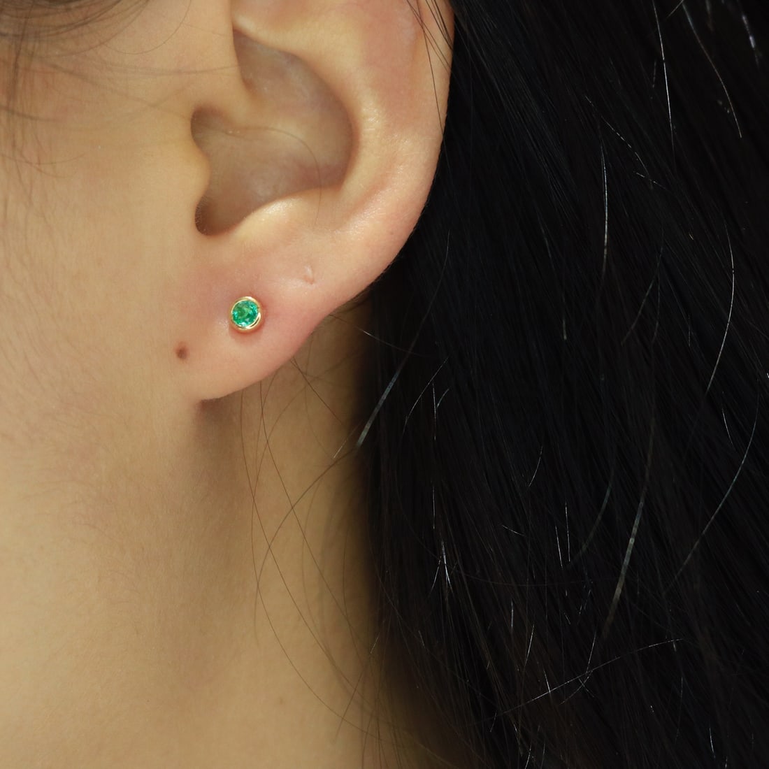 18K Gold Emerald Earrings - 6