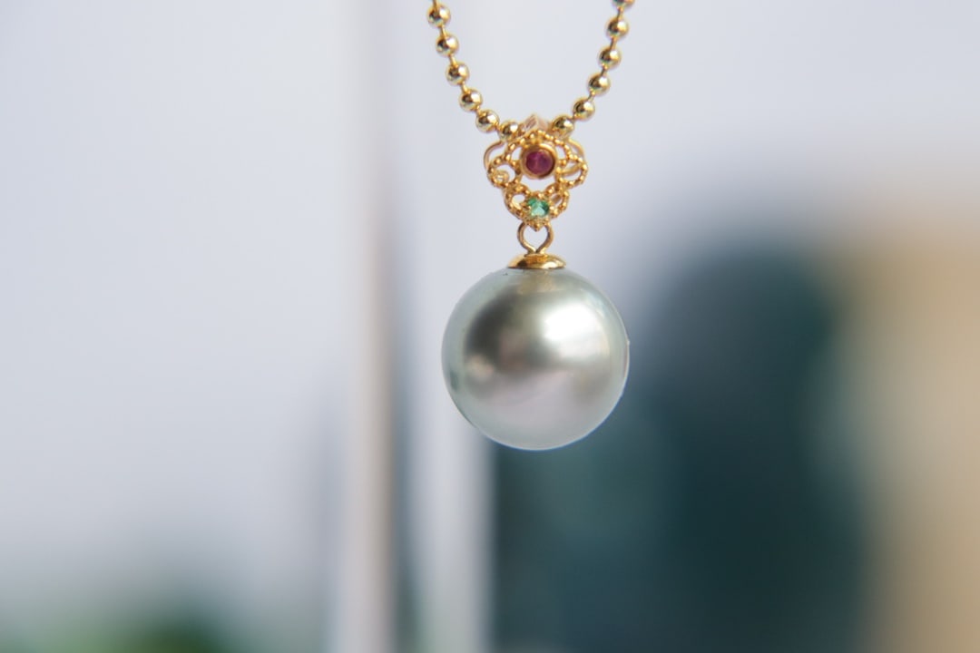 18K Gold Tahitian Saltwater Pearl Pendant - 2