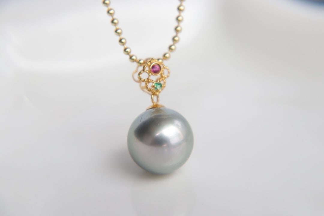 18K Gold Tahitian Saltwater Pearl Pendant - 5
