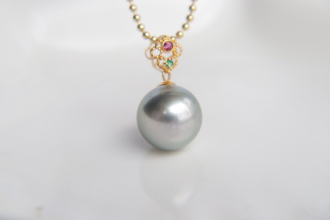 18K Gold Tahitian Saltwater Pearl Pendant - 6