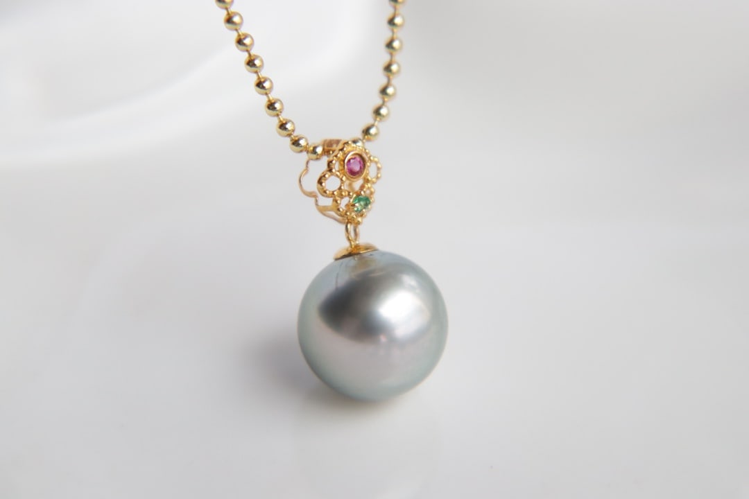 18K Gold Tahitian Saltwater Pearl Pendant - 7
