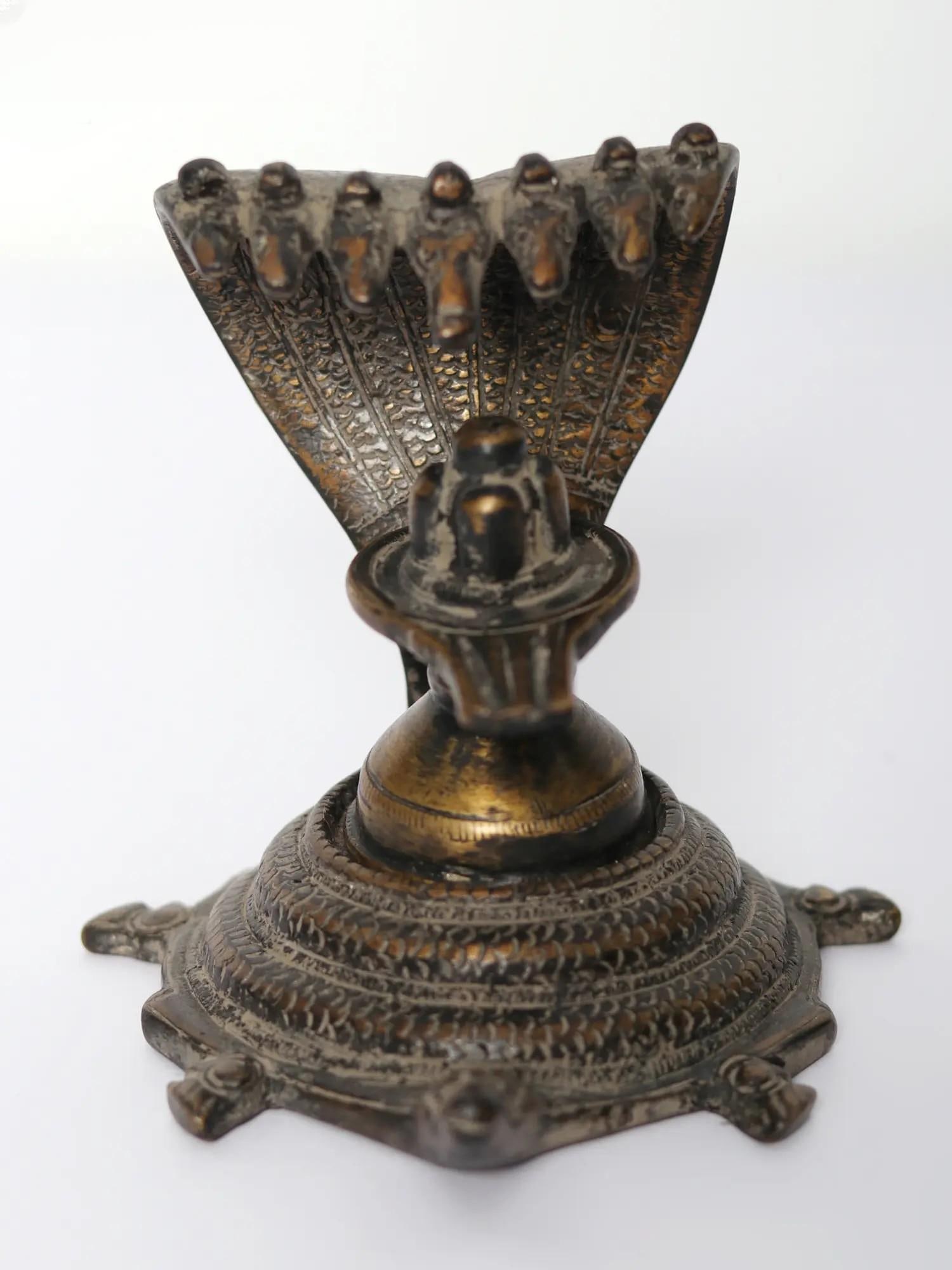 4" Small Shivalinga on Turtle Pedestal In Brass: Description: 4" Small Shivalinga on Turtle Pedestal In Brass itemcode: LDC507 Reserve: $130 Shipping: Domestic: Shipping rates are determined by destination International: Foreign shipping rates are