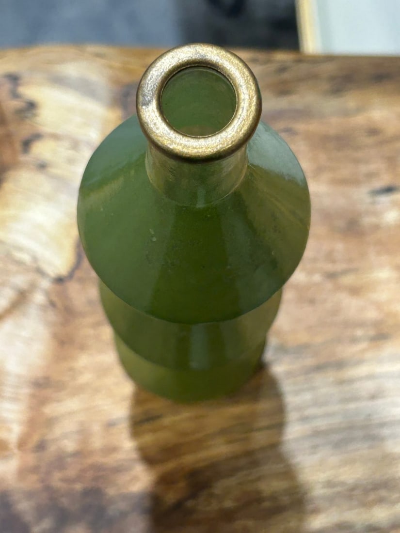 Mid-Century Modern Green Glass Vase - 2