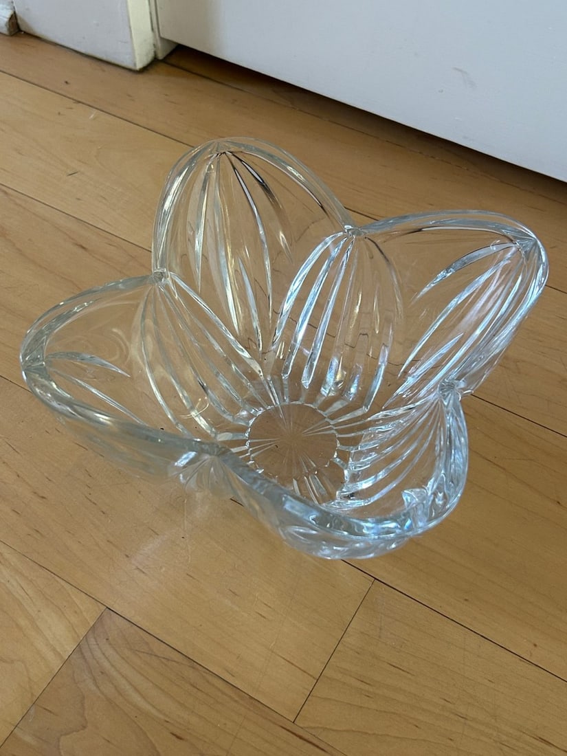 Vintage Cut Glass Star-Shaped Bowl - 2