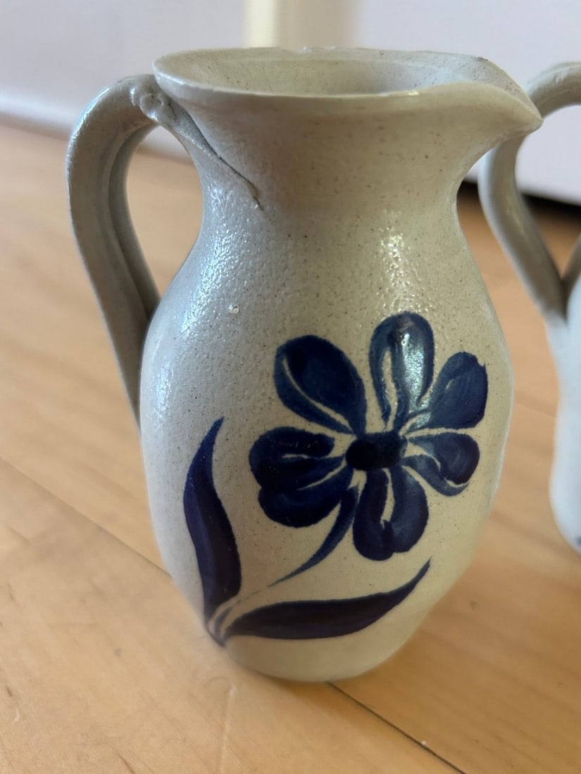 Pair of Williamsburg Pottery Stoneware Pitchers with Cobalt Decoration - 2