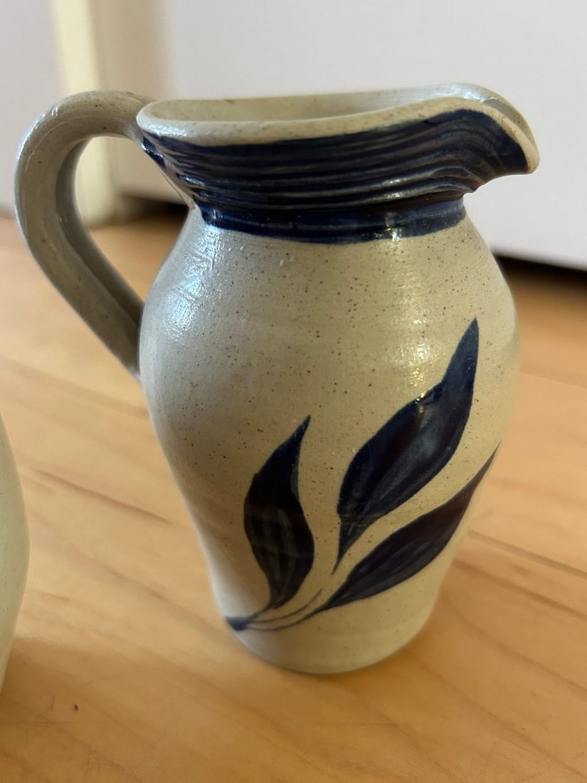 Pair of Williamsburg Pottery Stoneware Pitchers with Cobalt Decoration - 3