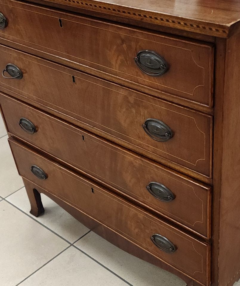 Antique 4-Drawer American Hepplewhite or English Dresser. Late 18th or early 19th C. Collector piece - 4