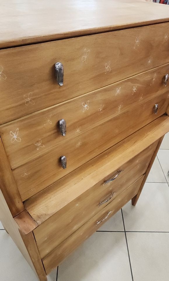 1950s Drexel Mid-Century Modern Designer 6-Drawer 34Lx18Wx48H HiBoy Walnut Dresser. - 5
