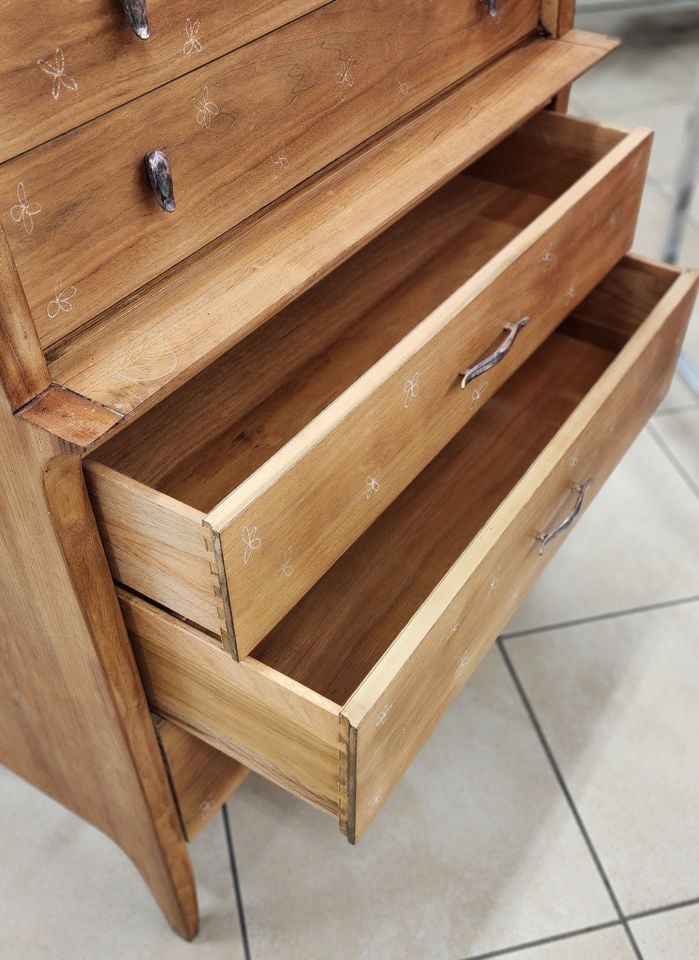 1950s Drexel Mid-Century Modern Designer 6-Drawer 34Lx18Wx48H HiBoy Walnut Dresser. - 7