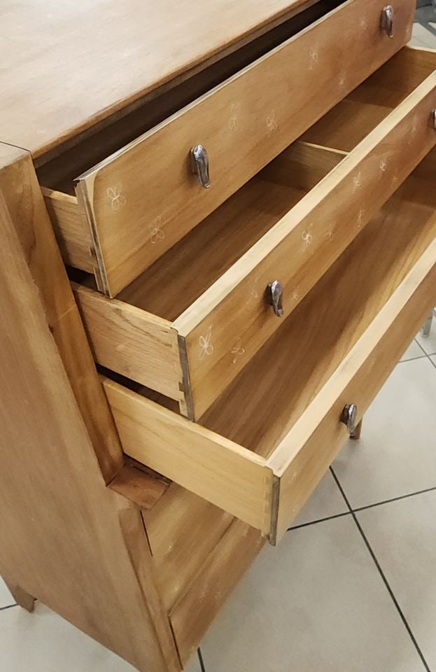 1950s Drexel Mid-Century Modern Designer 6-Drawer 34Lx18Wx48H HiBoy Walnut Dresser. - 8