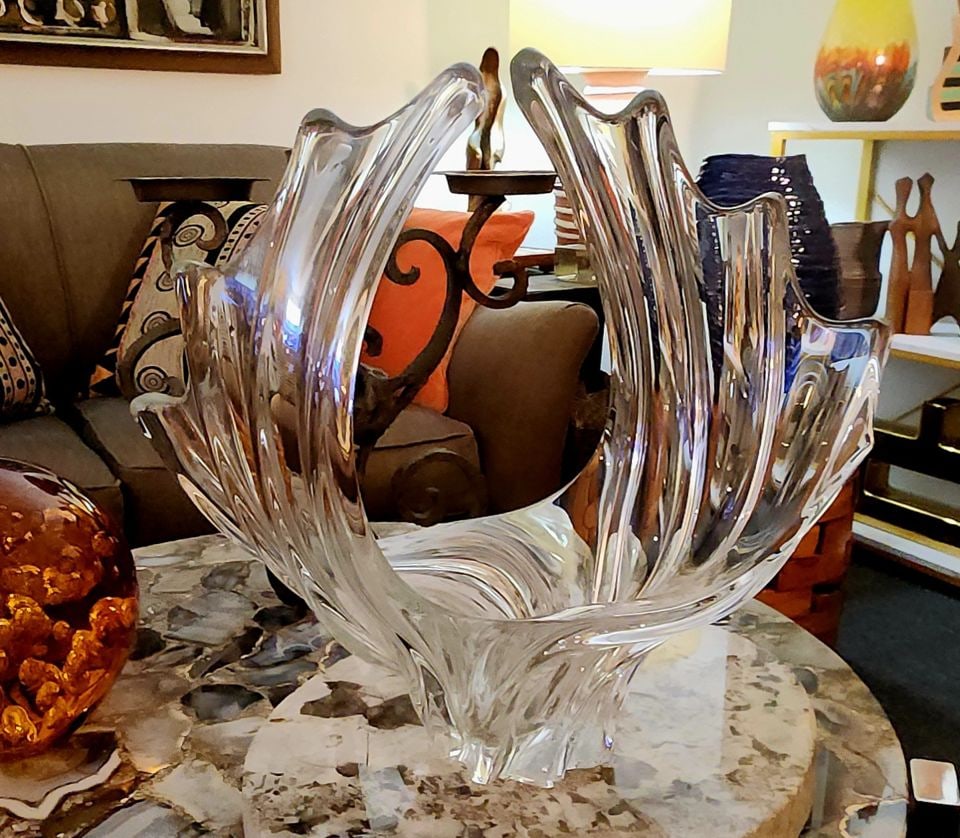 Large vintage Vannes Le Chatel sculptural crystal glass centerpiece bowl made in France. - 3