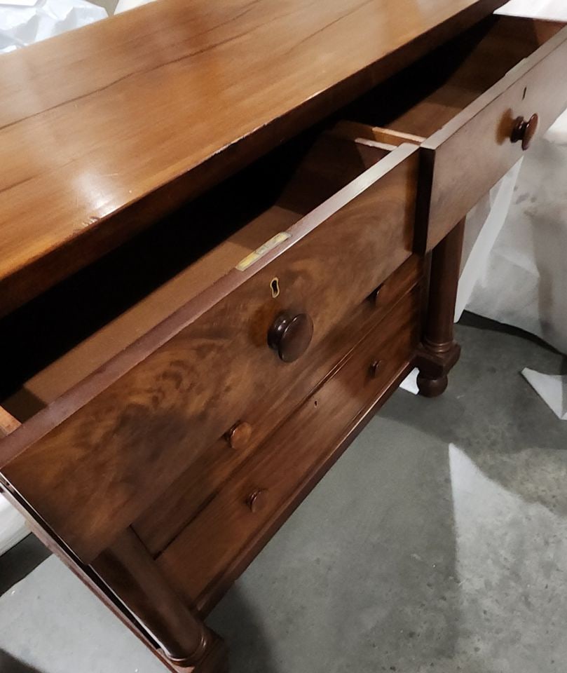 Antique American Empire Crotch Mahogany 5-Drawer Highboy Chest Dresser. Circa Mid 1900s. 47W x 25D x - 4