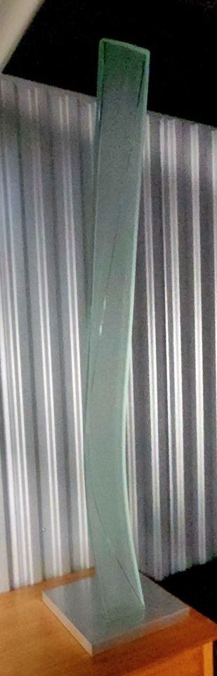 Luebtow Striking 40" Monumental Glass Single-Column Linear Sculpture, 80s. A collector-level piece. - 2