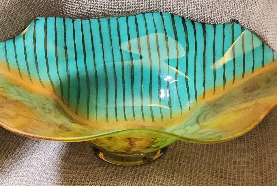 After Dale Chihuly 18Dx7H Vintage Hand-Blown Art Glass Bowl w/ Vibrant Abstract Contrasting Designs. - 8