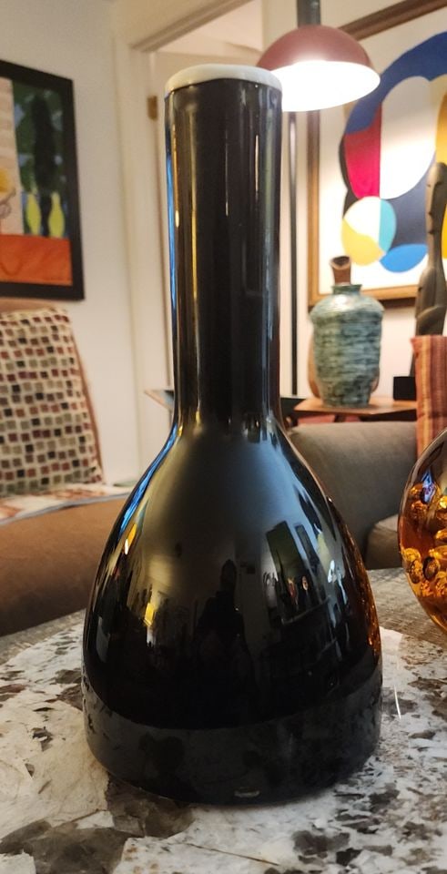 Vintage hand-blown 12"x 6" art glass vase w/ striking black & white composition. (Pontil on bottom.) - 5