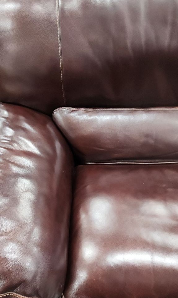 Luxury "Simon Li" Top-Grain Double-Stitched Leather 2-Seat Sofa w/ Sewed in Cushions. - 5