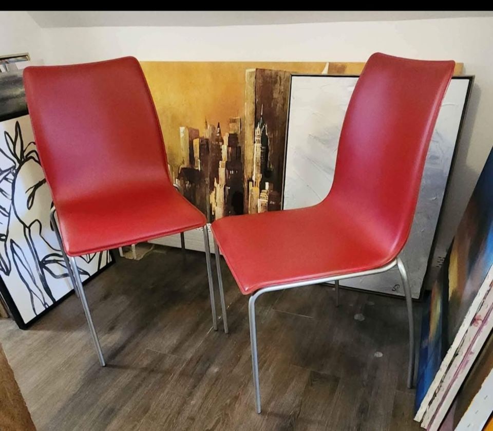Pair of hi-design contemporary modern naugahyde metal side chairs: Pair of hi-design contemporary modern naugahyde metal side chairs Shipping: Domestic: Shipping rates are determined by destination International: Foreign shipping rates are determined by destination.