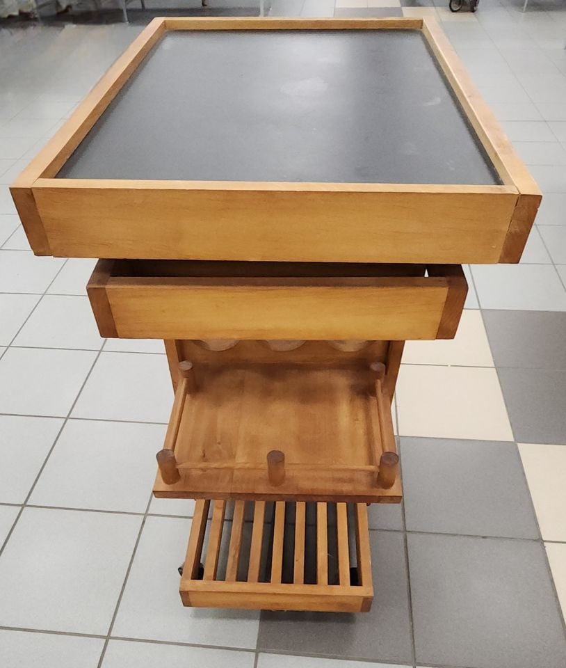 Fabulous Rare Vintage Mid-Century Modern Wooden Rolling Bar Cart w/ Wine Rack. Circa 60s. - 7