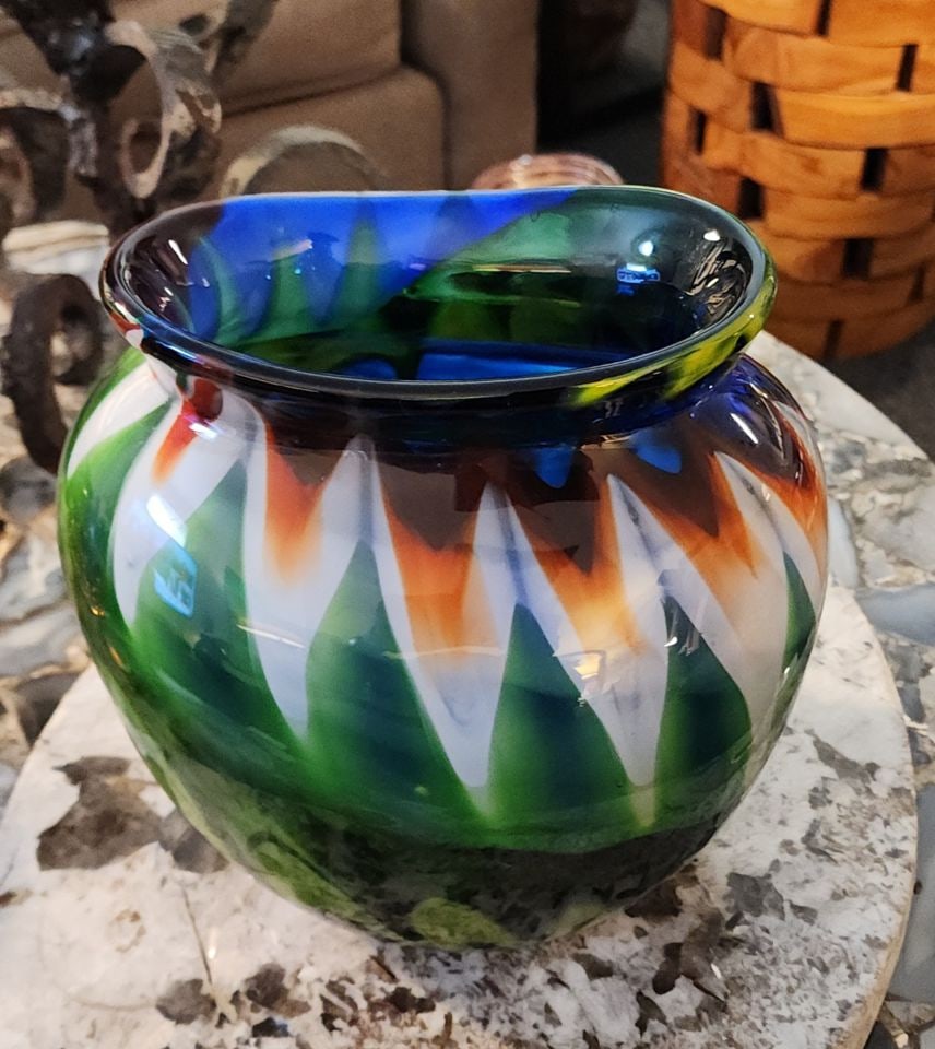 Heavy vintage Murano style art class vase w/ brilliantly colored abstract multi-imaged pattern. - 6