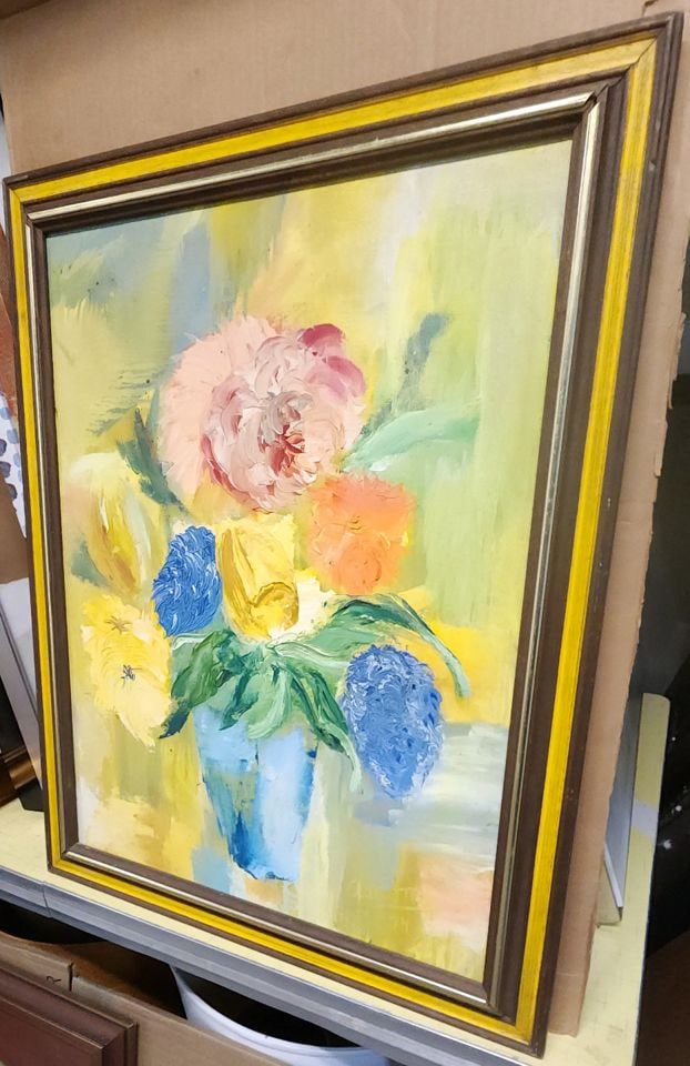 Vibrant Original Mid-Century Impasto-Style Floral Still Life Oil Painting. Signed. Circa '74. - 4