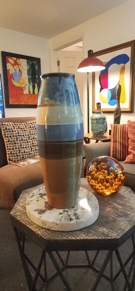 Stunning 21h hand-thown ceramic art vase w/ bold striped design & great shadow illusion. Signed 2022 - 2