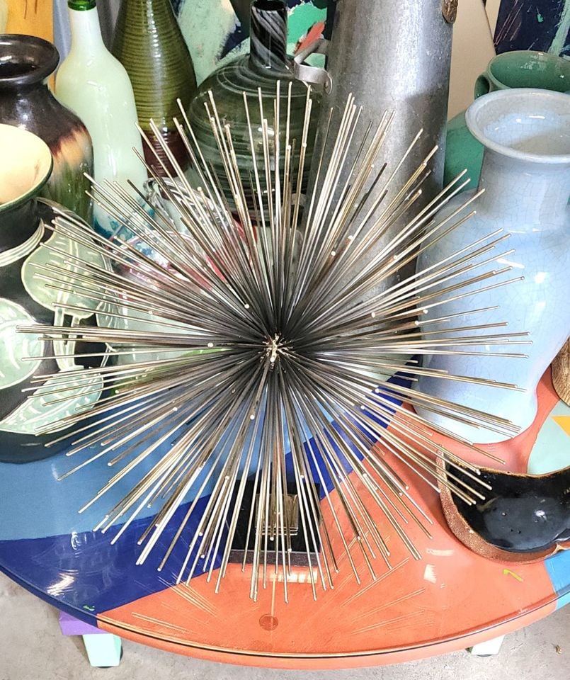 After Bertoia/Jere, Striking 18" Diameter Mid-Century Modern Sunburst Sea Urchin Brass Sculpture - 4