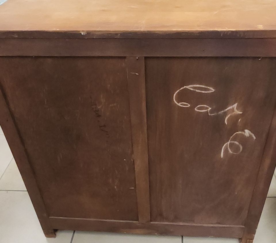 Antique Early American Shaker-Style Solid Pine or Maple Country 3-Drawer Dessser. - 7