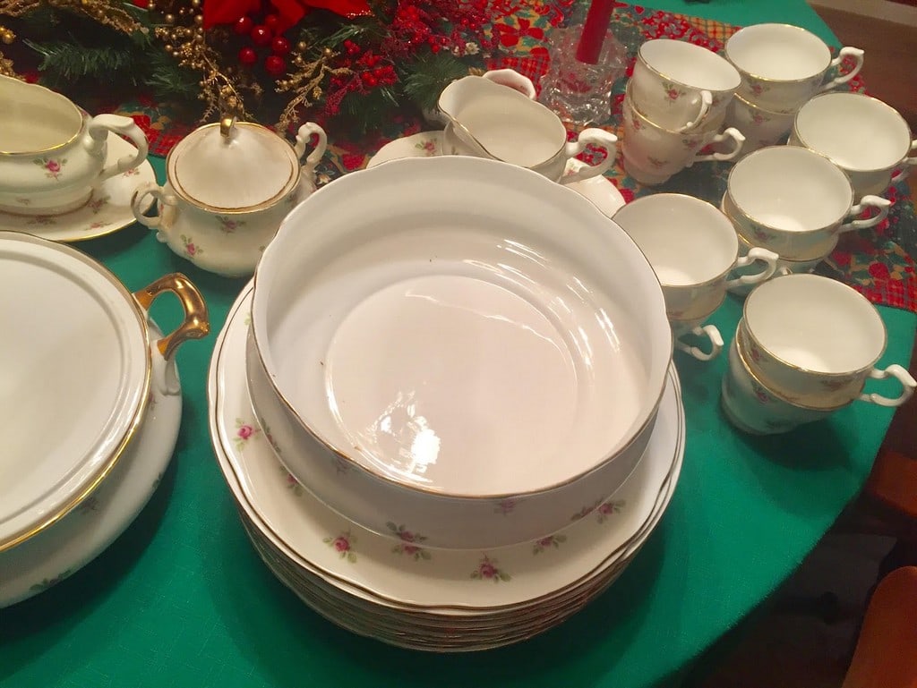 Duchess Bone China Dinnerware Set with Rose Pattern, Service for 12, England - 3
