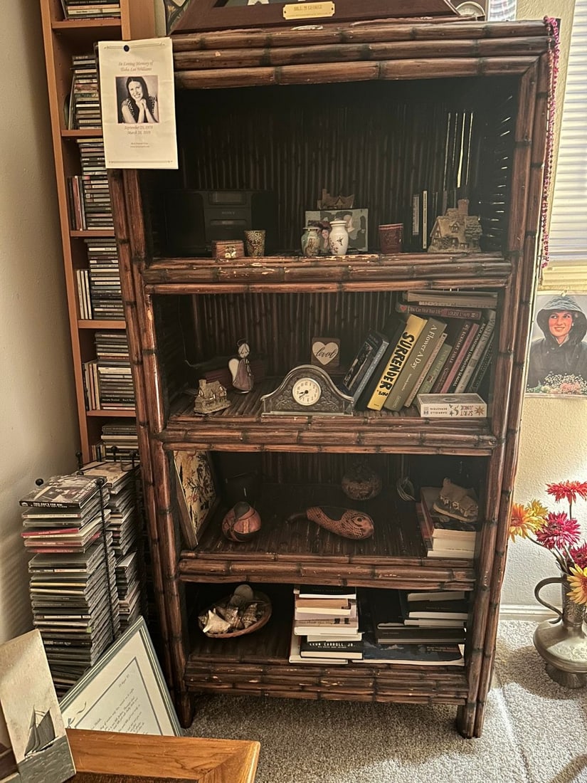 Vintage Mahogany Corner Cabinet - 10