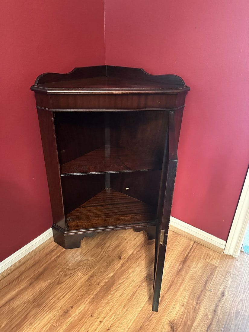 Vintage Mahogany Corner Cabinet - 3