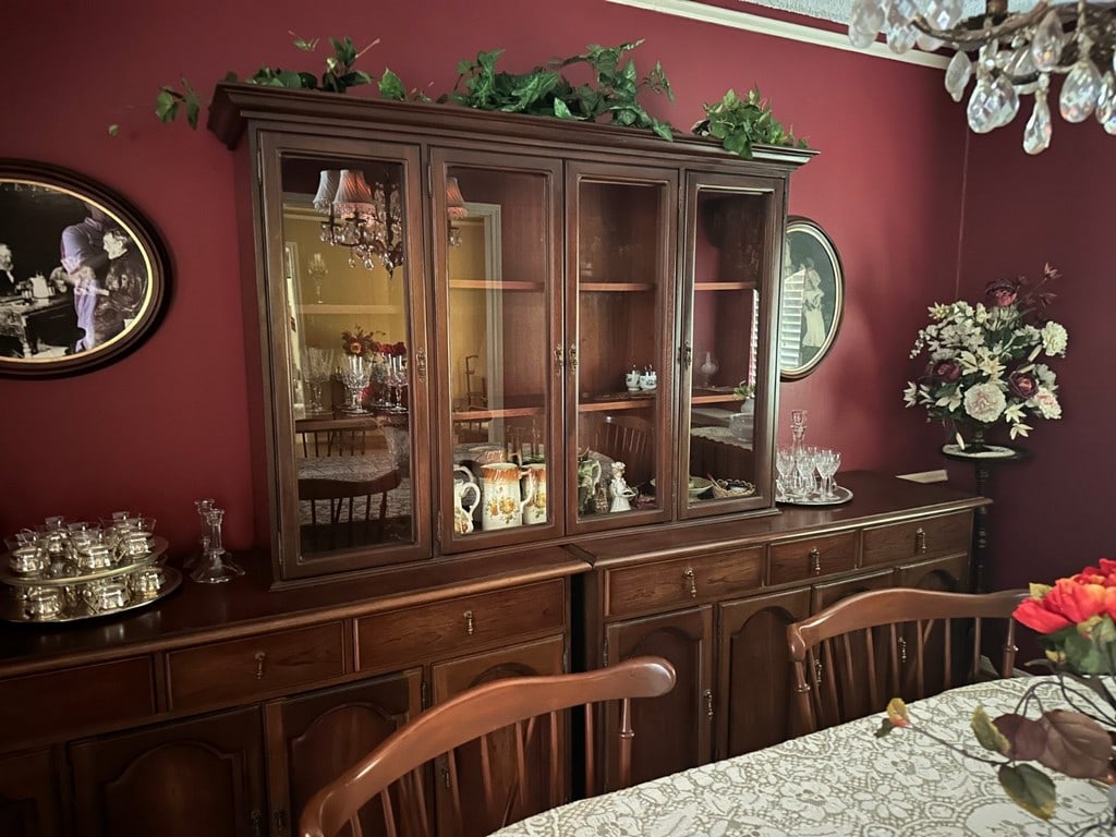 Mahogany Breakfront Hutch & 2 Sideboards - 3