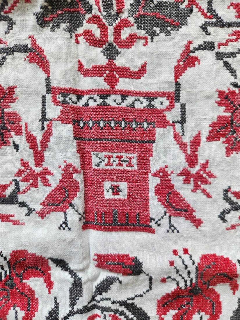 VINTAGE RUSSIAN or UKRAINIAN EMBROIDERED LINEN RUSHNIK or TABLE RUNNER signed - 4