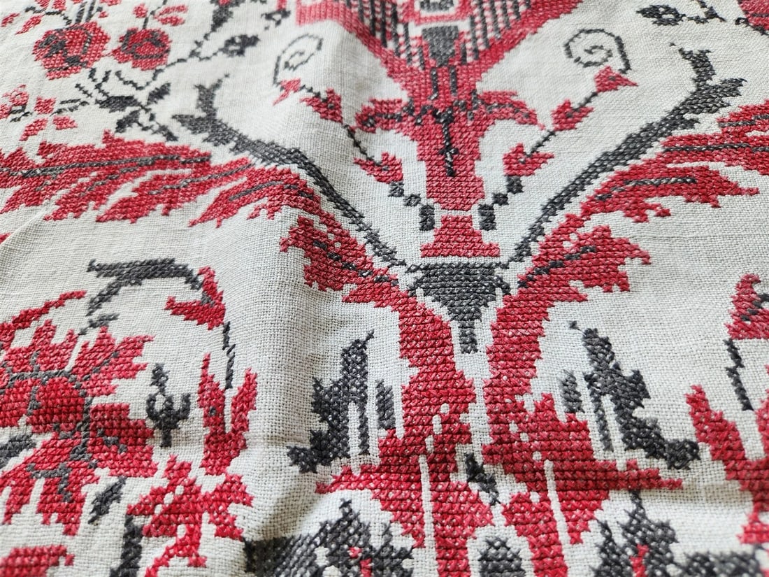 VINTAGE RUSSIAN or UKRAINIAN EMBROIDERED LINEN RUSHNIK or TABLE RUNNER signed - 5