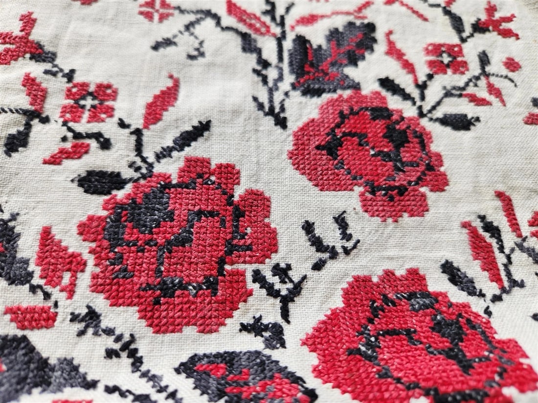 VINTAGE UKRAINIAN EMBROIDERED LINEN RUSHNIK or TABLE RUNNER w/ BIRDS - 7