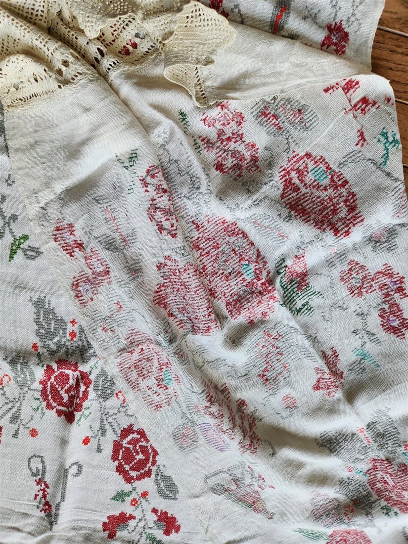 VINTAGE RUSSIAN or UKRAINIAN EMBROIDERED LINEN RUSHNIK or TABLE RUNNER - 3