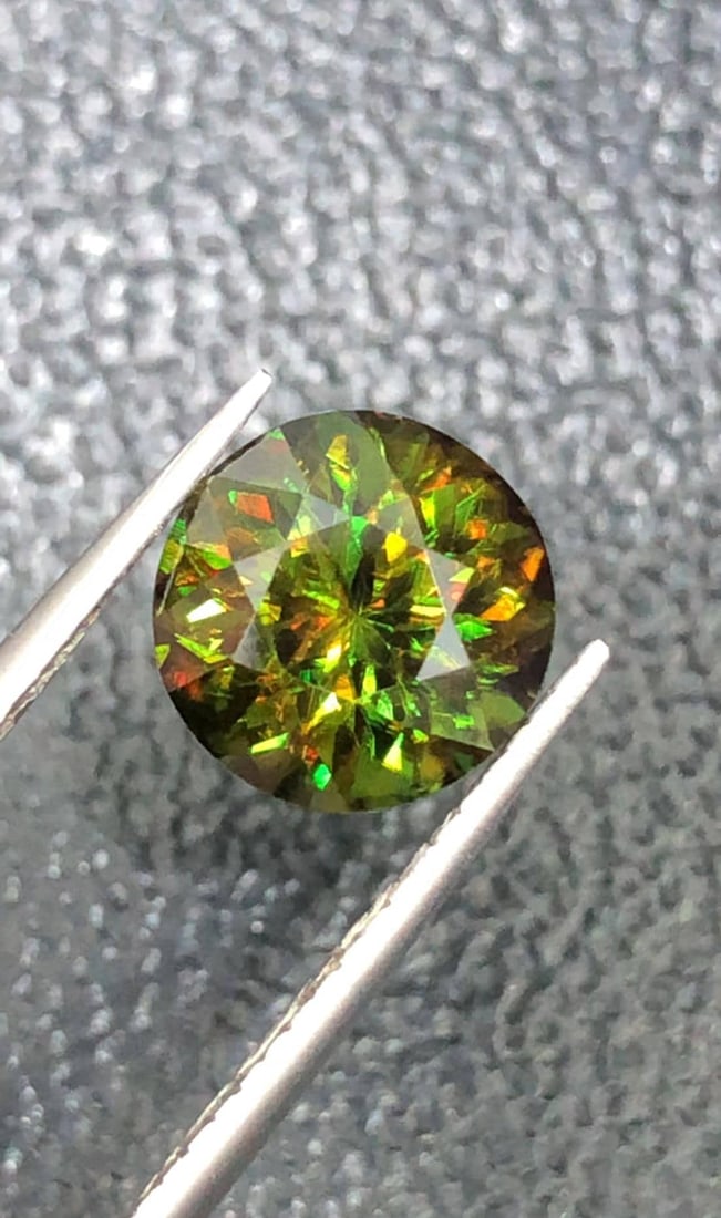 4.70 Carat Natural Brilliant Round Chrome Green Sphene Gemstone, Sparkling Green Skardu Sphene Gem - 3