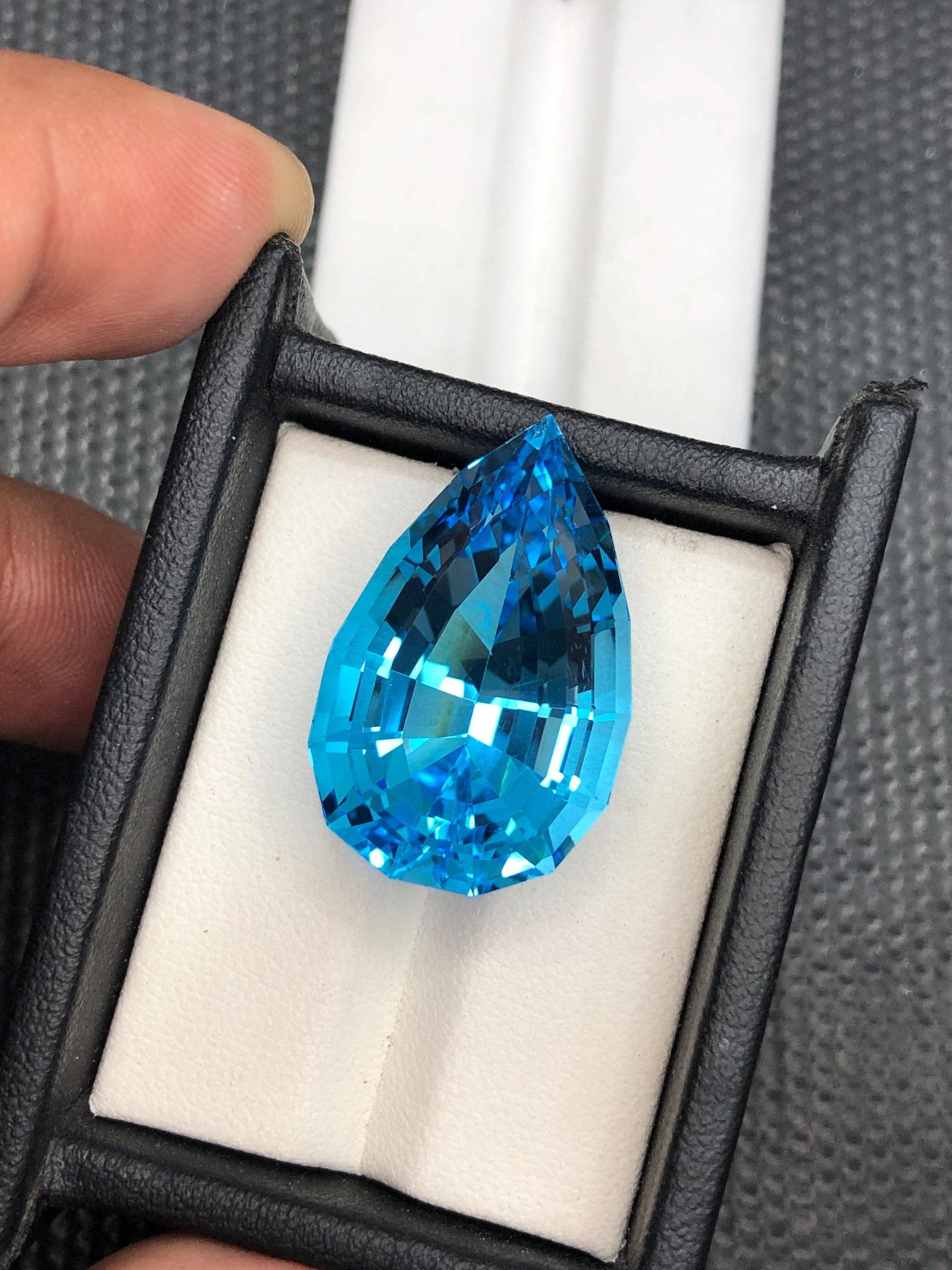 47 Carat Swiss Blue Topaz Gemstone Pear Cut Jewelry Making - 4