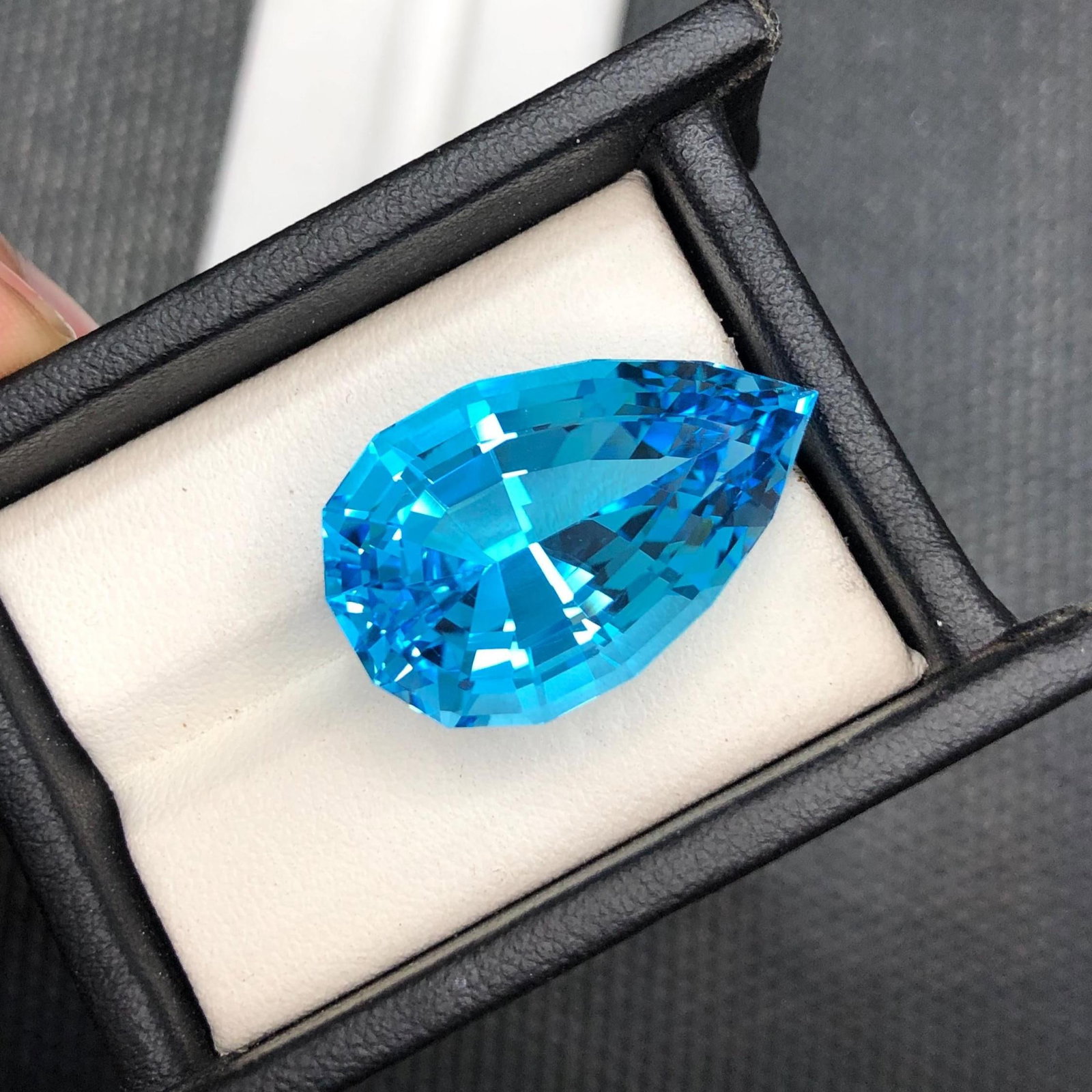 47 Carat Swiss Blue Topaz Gemstone Pear Cut Jewelry Making - 8