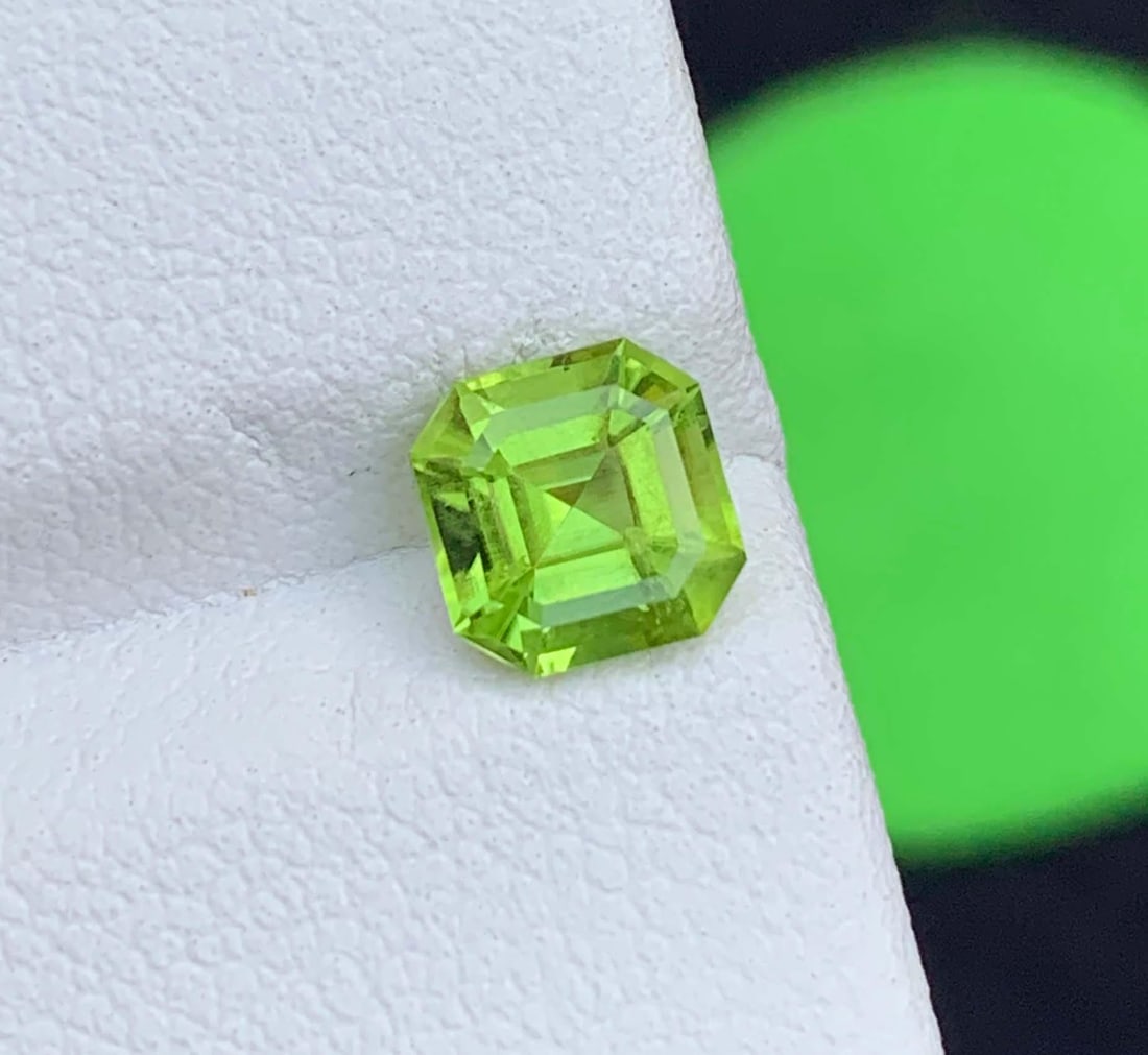 Natural Green Peridot Gemstone: Asscher Cut August Birthstone - 3