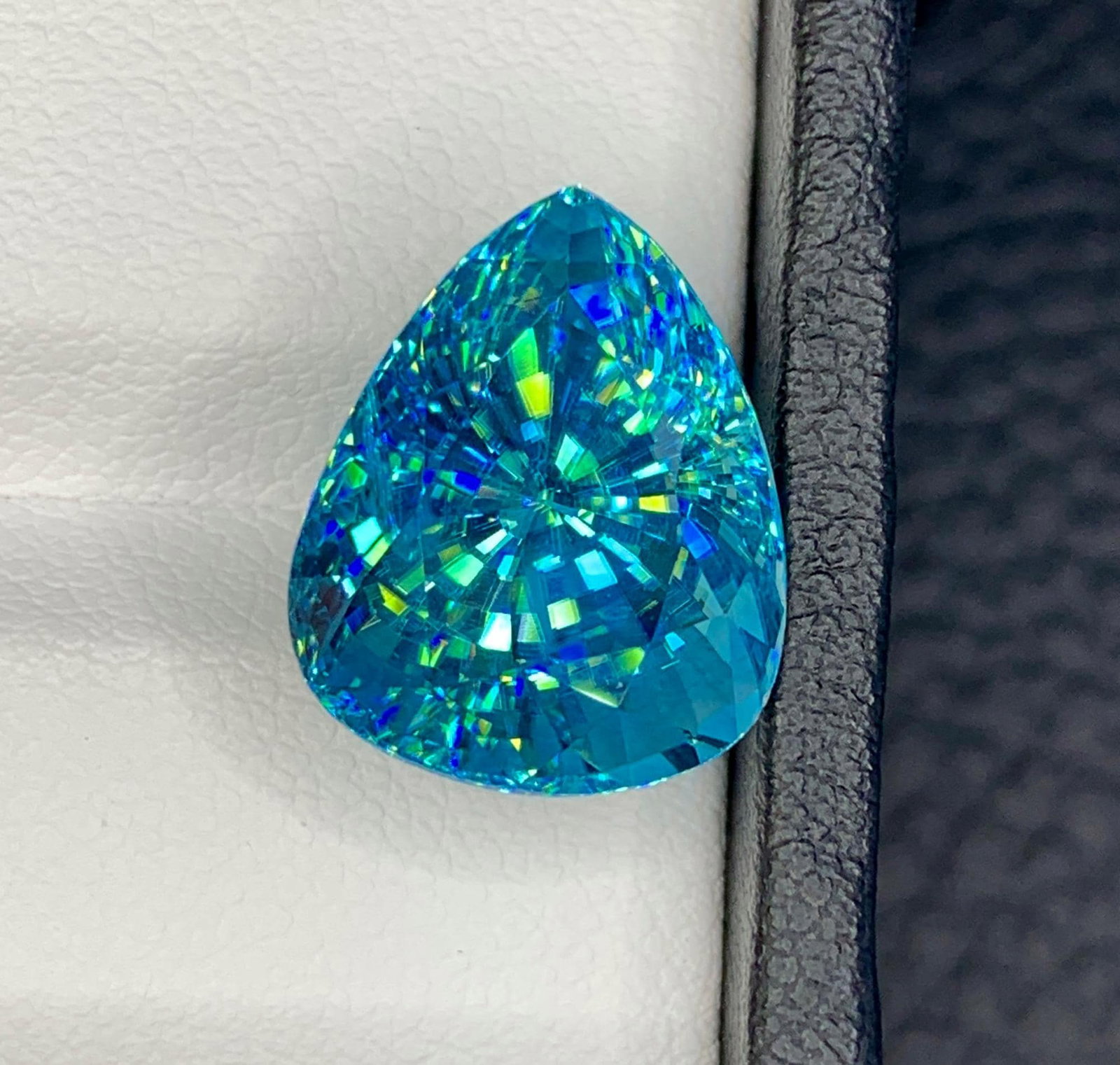 Natural Cambodia Blue Zircon 18.28 Carat Loose Gemstone - Large Faceted Blue Zircon for Ring Pendant - 2
