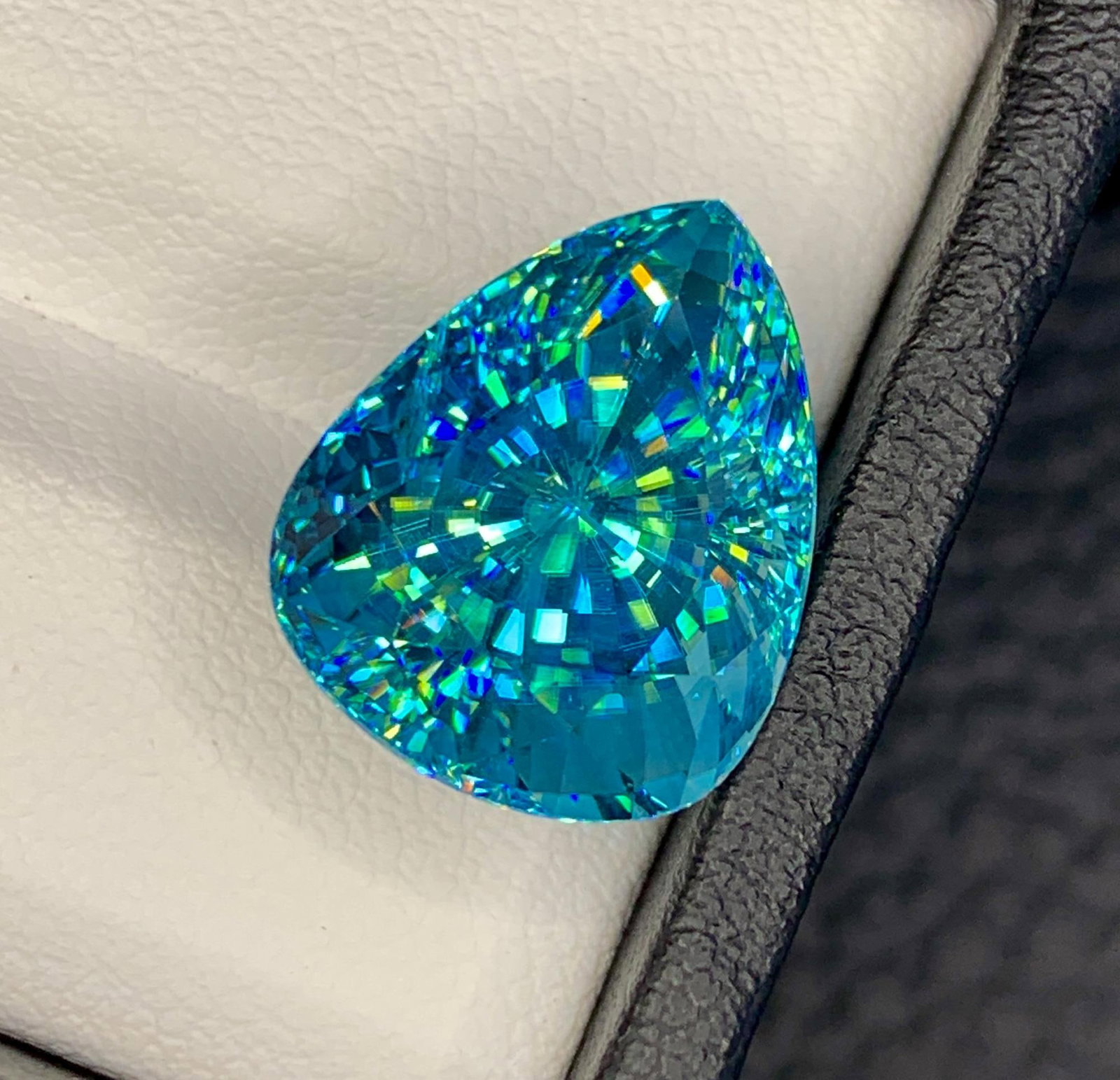 Natural Cambodia Blue Zircon 18.28 Carat Loose Gemstone - Large Faceted Blue Zircon for Ring Pendant - 3