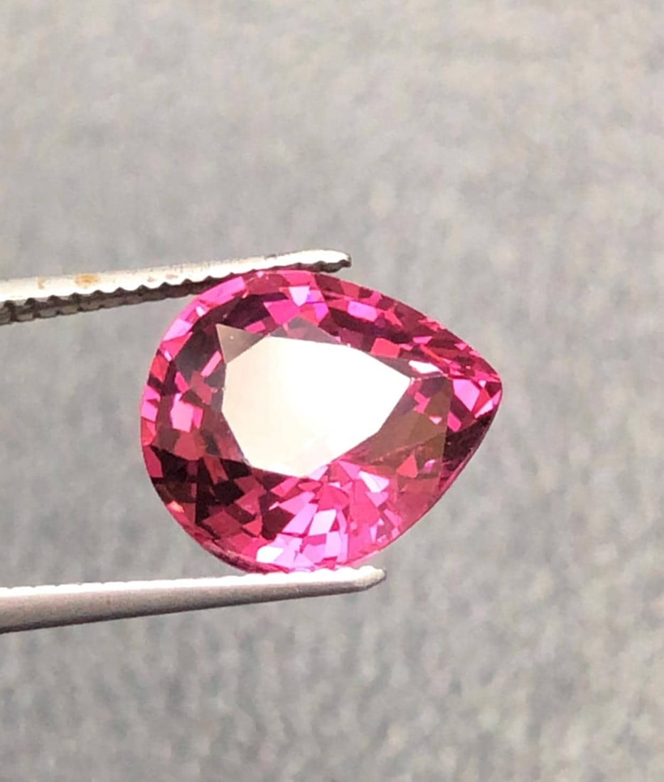 Natural Garnet Purplish Pink Gemstone From Kala Lani Tanga Mine Tanzania - 3.20 Carat (1 of 6)